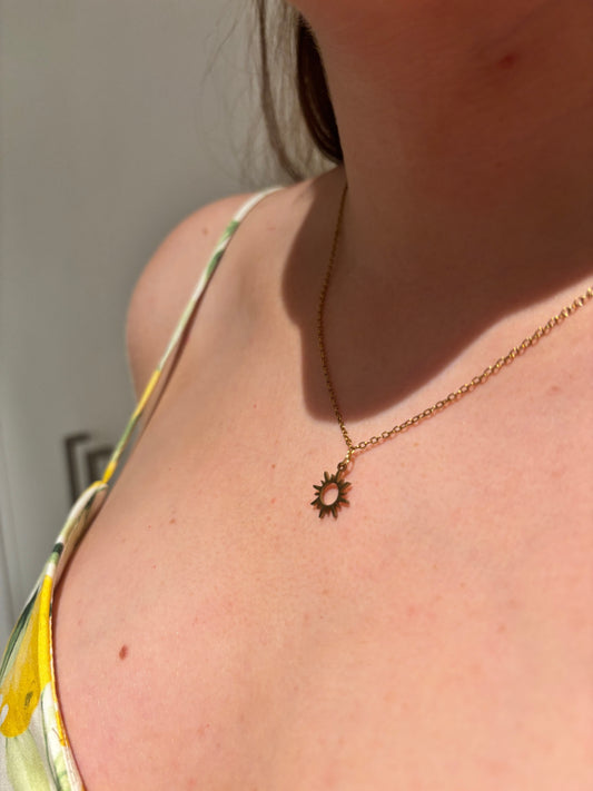 Sunbeam Glow – Kette mit Sonnenanhänger